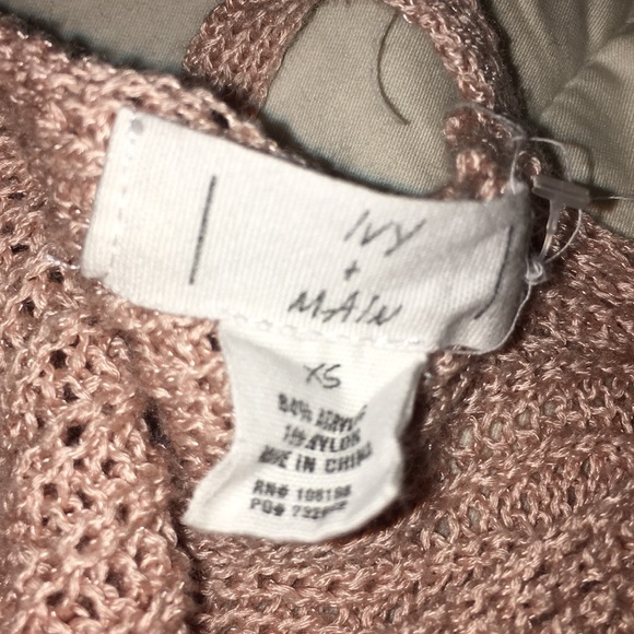 Light Pink Open back sweater - Picture 4 of 5